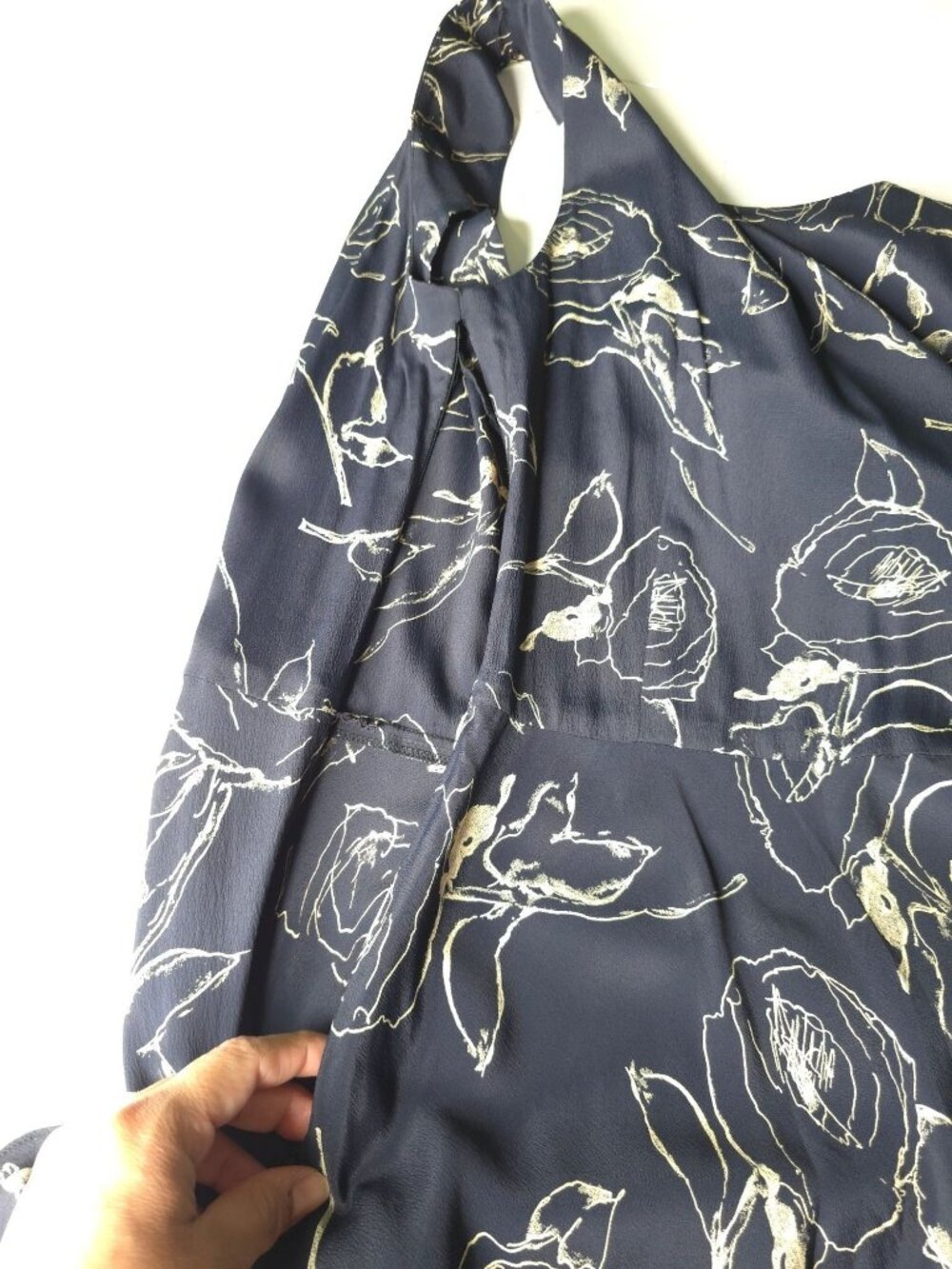Ralph Lauren Navy Floral Sleeveless Dress Size 8 V-Neck 76% Acetate 20% Silk 4% - Picture 11 of 15